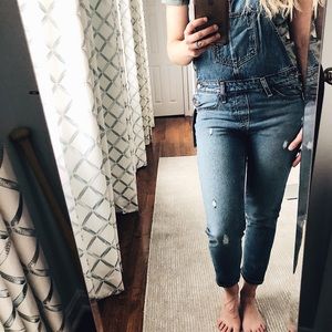 NWT Levi’s overalls XS